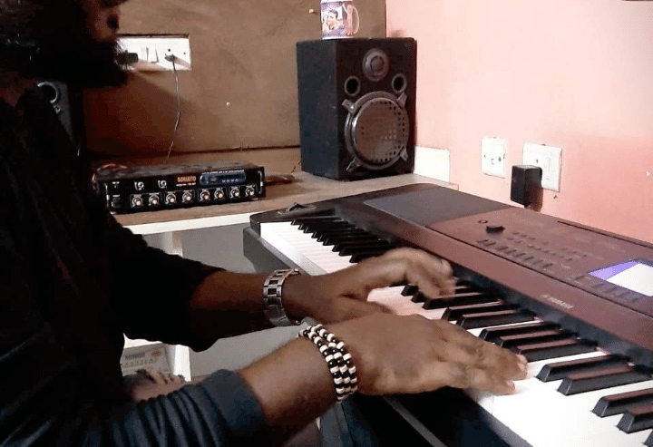 Piano and Keyboard Classes at Your Place