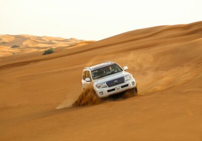 drivfting-car-on-the-desert