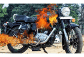 Royal-Enfield-Bullet-350-Catches-Fire-in-Ladakh