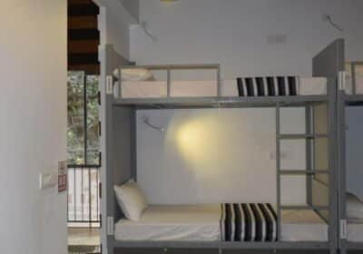 hostel-bedroom