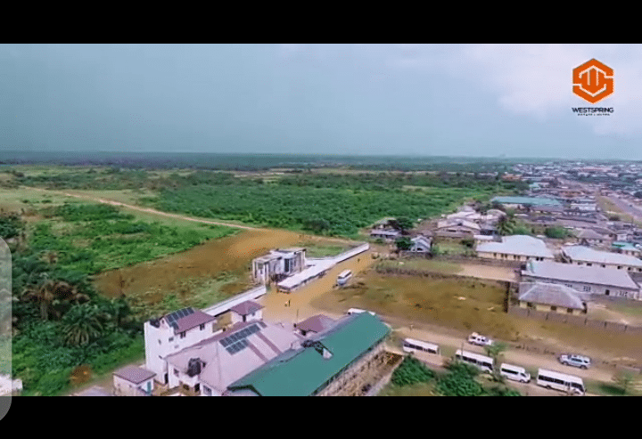 Land Suitable For Commercial Use Facing The Expressway Lekki, Lagos