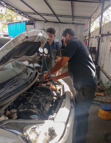 Looking For Experienced and Skilled Car Mechanics in Pune? YourMechanicOnline.com