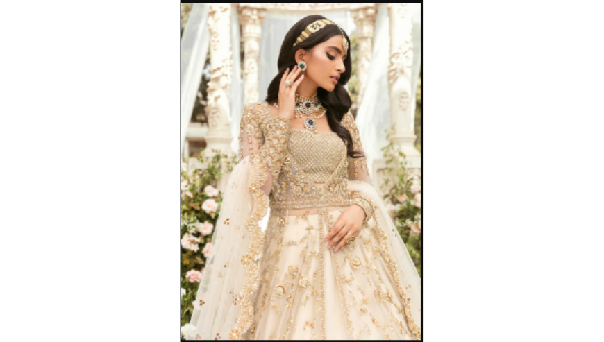 Captivating Elegance: Bride Mehndi Dresses By Rania Zara