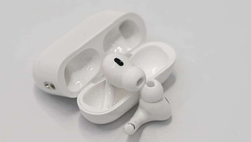 AirPods Pro Price in Pakistan – Your Ticket to Wireless Audio Excellence