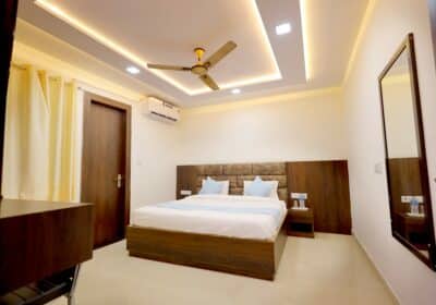 Couple Friendly Hotel at Vishal Palace Agra | Hotel SMR Palace