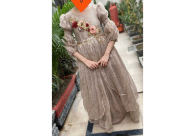 Used Women Dress For Sale in Lahore Pakistan
