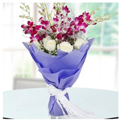 Choose Exquisite Hand Bouquets For Special Occasions | Online Florist