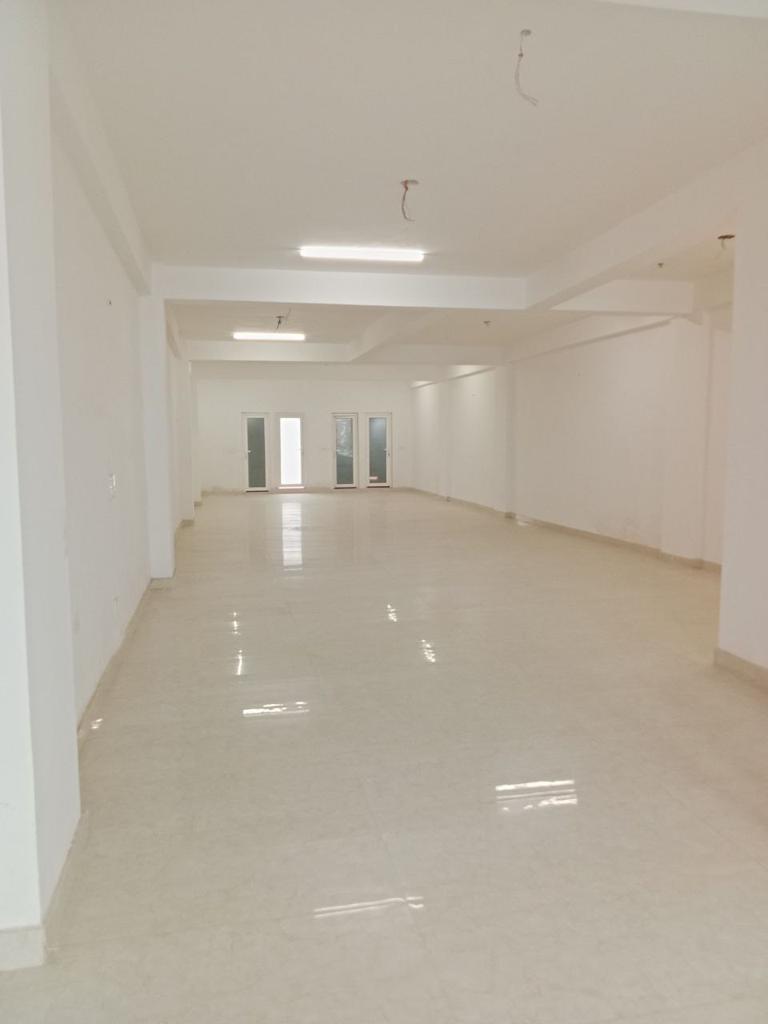 200 Yards Commercial Floor Available For Rent in Naraina Industrial Area