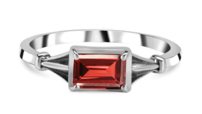 A-Rare-and-Wonderful-Variety-of-Garnet-Jewelry