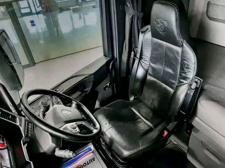 HEAVY DUTY TRUCKS (RENT/BUY)