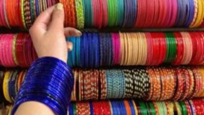 Glass-Bangles-in-Jaipur