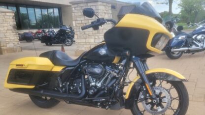 Pre-Owned-2023-Harley-Davidson®-Road-Glide-in-Woodstock