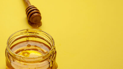 close-up-jar-with-homemade-honey_1_optimized_2000