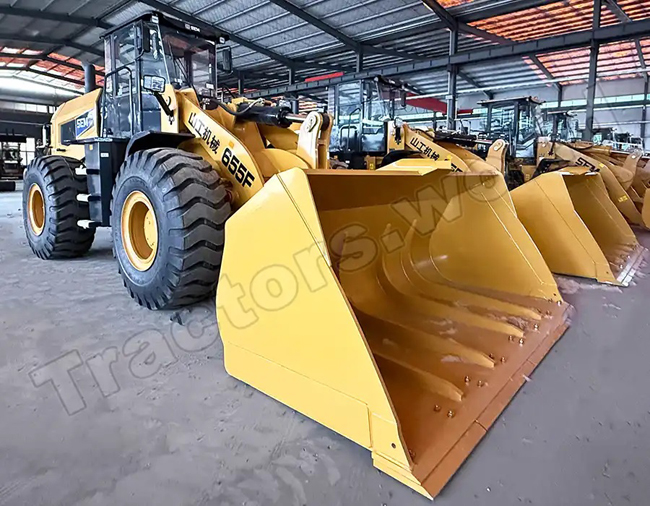 Massive 3CX (Side Shift) Backhoe Loader