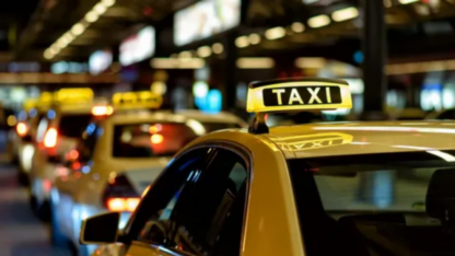 Umrah-Taxi-Service-In-Saudia-For-Tourists-Locals-Saudia-Taxi