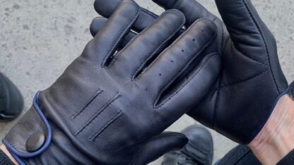 Black-Gloves