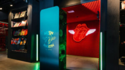 Immersive-360-Photo-Booth-Dubai-Experience