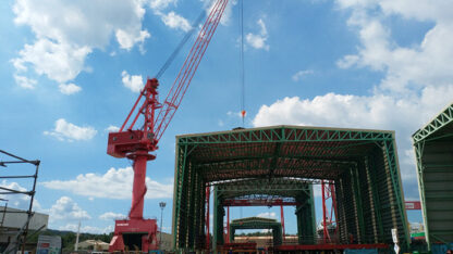 Level-Luffing-Portal-Crane-2