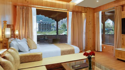 Manali-Five-Star-Hotel-with-Scenic-Views-Luxury