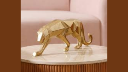Elegant-Metal-Decorative-Items-for-Modern-and-Luxurious-Home-Styling