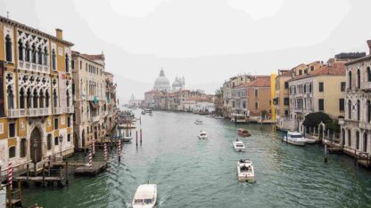 canal-with-gondolas-venice-italy-architecture-landmarks-venice-venice-postcard-with-venice-gondolas_11zon