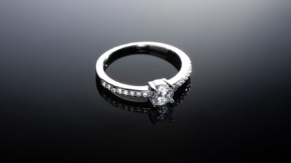 lab-grown-marquise-cut-diamond-rings