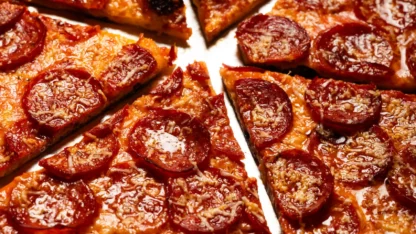 sacred-slice-pepperoni-pizza-sliced-barcelona